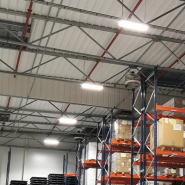 Eclairage led intelligent et piloté conçu pour les bureaux, les entrepôts de stockage, les ateliers de production et les parkings Eclairage led intelligent et piloté conçu pour les bureaux, les entrepôts de stockage, les ateliers de production et les parkings