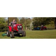 Véhicule agricole Massey Ferguson polyvalent pour travaux agricoles