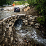 Ponceau pour une solution de franchissement d'une voie ou d'un cours d'eau sans en altérer sa trajectoire Ponceau pour une solution de franchissement d'une voie ou d'un cours d'eau sans en altérer sa trajectoire