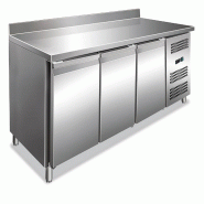 EKOFROST Table frigo inox avec 3 ptes et crédence. Classe C. Dégivrage auto. T° +2°C/+8°C. Dim. LxLxH 179,5x70x95 cm. Mod. GN3200TN - 4570