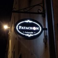 Enseigne Drapeau Lumineuse ovale Plexiglas Diffusant - Chants blancs ou noirs