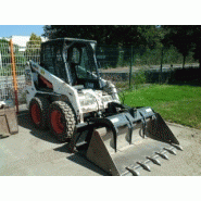 Mini-chargeuse compacte 2 tonnes – Chargement, transport et travail en espaces restreints Mini-chargeuse compacte 2 tonnes – Chargement, transport et travail en espaces restreints