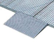 Rampe d'accès galvanisée 1270x700x90 mm pour plateforme de rétention Rampe d'accès galvanisée 1270x700x90 mm pour plateforme de rétention