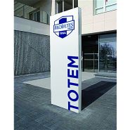 Totem - pavoifetes - extérieur Totem - pavoifetes - extérieur