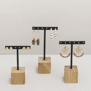 Présentoirs boucles d'oreilles en métal noir et bois H 11+13+15,5 cm Présentoirs boucles d'oreilles en métal noir et bois H 11+13+15,5 cm