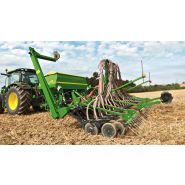 740a - semoir agricole - john deere - distribution précise des semences