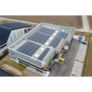 Bâtiment commercial photovoltaïque - 224 panneaux - 700m² - 99 kWc Bâtiment commercial photovoltaïque - 224 panneaux - 700m² - 99 kWc