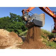 Godet cribleur broyeur CDS 18 - 2000 kg - Capacité 1,40 m3 - Pour excavateurs 19-25 tonnes Godet cribleur broyeur CDS 18 - 2000 kg - Capacité 1,40 m3 - Pour excavateurs 19-25 tonnes