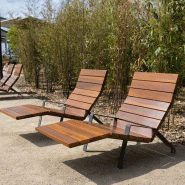 Transat Eauze ou Plaisante - Pieds en acier peint gris mat RAL7022 - Lattes en bois tropical certifié FSC - Livré monté et emballé
