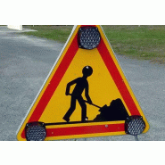 Triangle de signalisation 3 feux à LED - Mode flash - Kit optique Ø138mm - Autonomie 100 heures