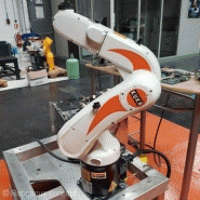 Robot 2011 kuka kr5 sixx r850 krc2sr occasion Robot 2011 kuka kr5 sixx r850 krc2sr occasion