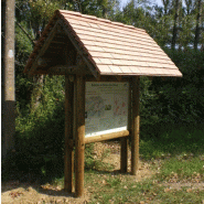 Panneau d'information bois avec toiture 1
