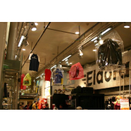Convoyeur aérien pour agencement de magasin Convoyeur aérien pour agencement de magasin