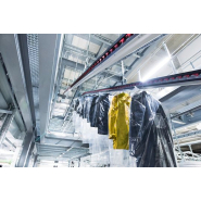 Convoyage aérien flexible sur des sections horizontales et verticales idéal pour industrie de mode Convoyage aérien flexible sur des sections horizontales et verticales idéal pour industrie de mode
