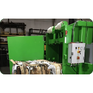 Presse à balles verticales pour  les déchets d'emballage