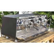 Machine à espresso semi-automatique professionnelle VICTORIA ARDUINO Eagle One 3 groupes Machine à espresso semi-automatique professionnelle VICTORIA ARDUINO Eagle One 3 groupes