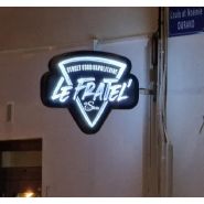 Enseigne drapeau à la forme avec ou sans option lumineuse à LED