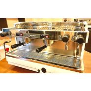 Machine à café professionnelle FAEMA President semi-automatique 2 groupes Machine à café professionnelle FAEMA President semi-automatique 2 groupes