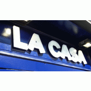 Enseigne logo lumineux en Plexiglass chants et face avant - Rouge