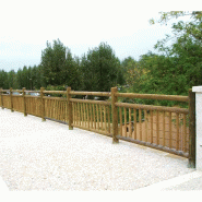 Clôture bois avec poteaux ronds