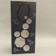Sac 2 bouteilles noir fenêtres alvéoles poignées cordelières 18x9x39 cm - par 12