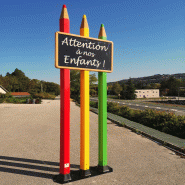 Totem ecole 3 crayons