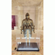Vitrine en plexiglas pour armure