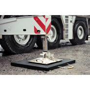 Plaque de calage en polyéthylène haute densité, conçue pour stabiliser les équipements lourds (grues mobiles ou auxiliaires, nacelles, bennes à béton)