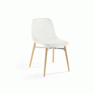 Lot de 4 chaises polyvalentes Next pieds bois coque en polyamide perforée Lot de 4 chaises polyvalentes Next pieds bois coque en polyamide perforée