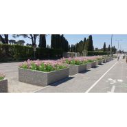 Jardinière carrée pour collectivités en béton_1