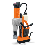 Perceuse carotteuse magnétique pour métal jusqu'à 65 mm - Universal 2 vitesses puissante et à course élevée - KBM 65 U Perceuse carotteuse magnétique pour métal jusqu'à 65 mm - Universal 2 vitesses puissante et à course élevée - KBM 65 U