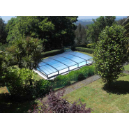 Abri piscine bas le plus spacieux avec ouverture télescopique sans rails au sol - BOREALIS XL