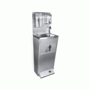 GGM Gastro Lave-mains avec pédale et distributeur de savon - 4063326132349 GGM Gastro Lave-mains avec pédale et distributeur de savon - 4063326132349