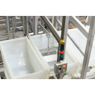 Bac de pré-pressage inox avec plaques de pressage - fonctionnement pneumatique Bac de pré-pressage inox avec plaques de pressage - fonctionnement pneumatique