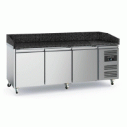 CombiSteel Table à Pizza Réfrigérée 3 Portes – Plan de Travail Granit Noir– Sur Roues - noir inox 7950.5142 CombiSteel Table à Pizza Réfrigérée 3 Portes – Plan de Travail Granit Noir– Sur Roues - noir inox 7950.5142