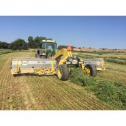 Rt 760 - andaineur à tapis - roc srl - composé de 2 éléments, avec une distance de 1,6 m (5′ 2 ») l’un de l’autre, pour une largeur de travail de 7,6 m (24′ 11 ») et une largeur de récoltre de 6 m (19′ 6 »)