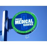 Enseigne drapeau sur mesure en plexi ou aluminium, avec système d'éclairage intégré - OUEST ENSEIGNES_1