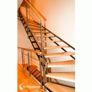 Escalier métallique épuré Métalox - Design et robustesse avec double limon ajouré Escalier métallique épuré Métalox - Design et robustesse avec double limon ajouré