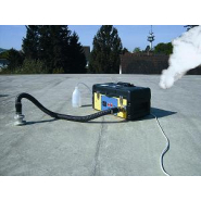 Détecteur de fuite d'eau par injection de fumigène sur toiture terrasse