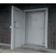 Porte double de sécurité pour les accès eau en acier