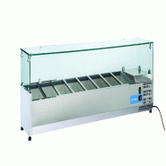 Vitrine réfrigérée en acier inoxydable pour 8 plateaux GN1/3. Dimensions 180x39,5x44h cm. Température +2°C/+8°C. Tête froide VRX 18/38 - 1770