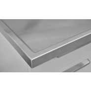 Plan de travail en acier inoxydable parfait pour une utilisation dans les laboratoires de biologie, de microbiologie, de pharmacie, de pathologie et dans le domaines des radionucléides.