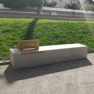 Banc public en béton actus assise