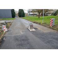 Borne anti-terroriste rétractable 1/4 de rond STOPOTO - PREFABAT - Protection anti-intrusion et contrôle des accès stratégiques_1