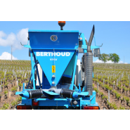 Poudreuse soufreuse portée sur tracteurs enjambeurs ou tracteurs vignerons - VEGA