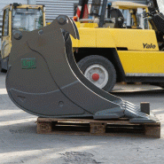 Godet de creuse tiltrotateur Egli ETL-TR 160-800 - OilQuick OQ 60 - ZG-4404638 - Année 2023