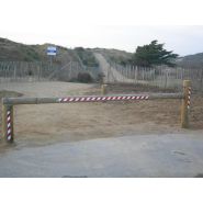 Barrière d'accès forestiere en pin