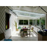 Véranda classique sur mesure avec ossature en aluminium - Toit en polycarbonate, panneaux sandwich ou double vitrage Véranda classique sur mesure avec ossature en aluminium - Toit en polycarbonate, panneaux sandwich ou double vitrage
