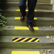 Bande antidérapante extérieure / intérieure super agrippante, pour escaliers et marches Bande antidérapante extérieure / intérieure super agrippante, pour escaliers et marches