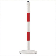 Poteau acier rouge et blanc sur socle Poteau acier rouge et blanc sur socle